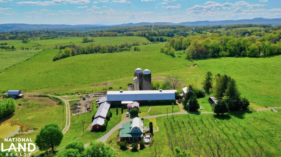 More Photos Of 5189 Rockwood Rd, Dublin Lodge Meeting Hall For Sale