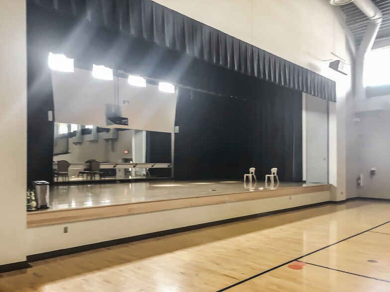 More Photos Of 43635 Greenway Corporate Dr, Ashburn Schools For Lease