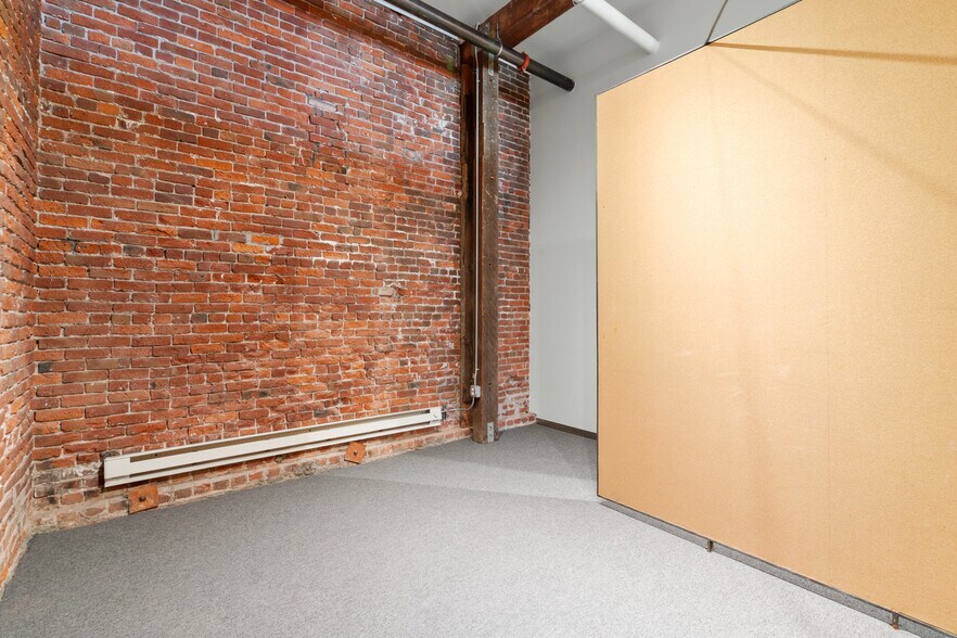 More Photos Of 720 York St, San Francisco Office For Sale