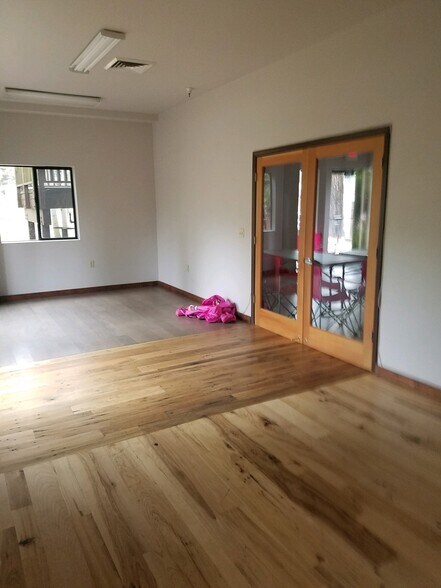 More Photos Of 12000 Pioneer Trl, Truckee Storefront Retail Office For Lease