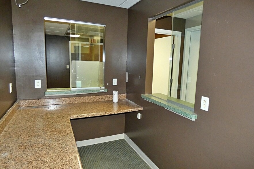 More Photos Of 1829 Maple Rd, Williamsville Medical For Lease