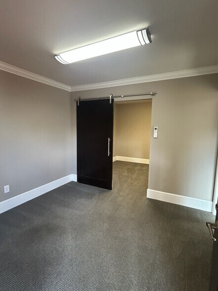 More Photos Of 8341 Lemon Ave, La Mesa Office For Lease