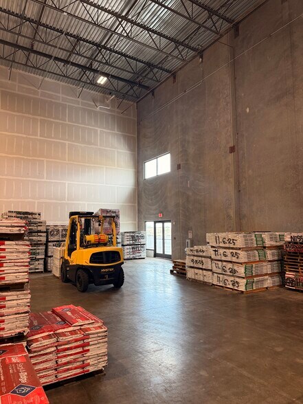 More Photos Of Ko'oloa'ula Street, Kapolei Warehouse For Lease