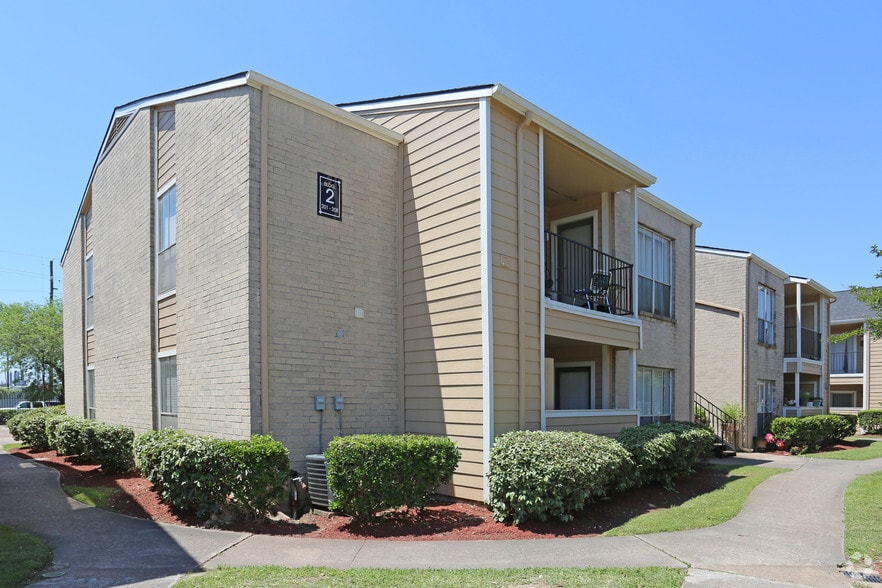 More Photos Of 424 S Bender Hollow, Humble Apartments For Sale