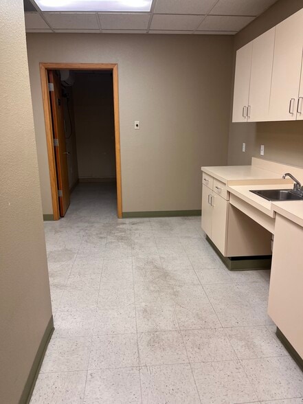 More Photos Of 307 W Winnie Ln, Carson City Office For Sale