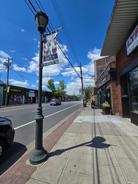 More Photos Of 851 Merrick Rd, Baldwin Storefront For Lease