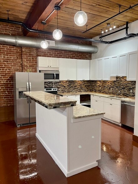 More Photos Of 555 Whitehall St SW, Atlanta Distribution For Lease