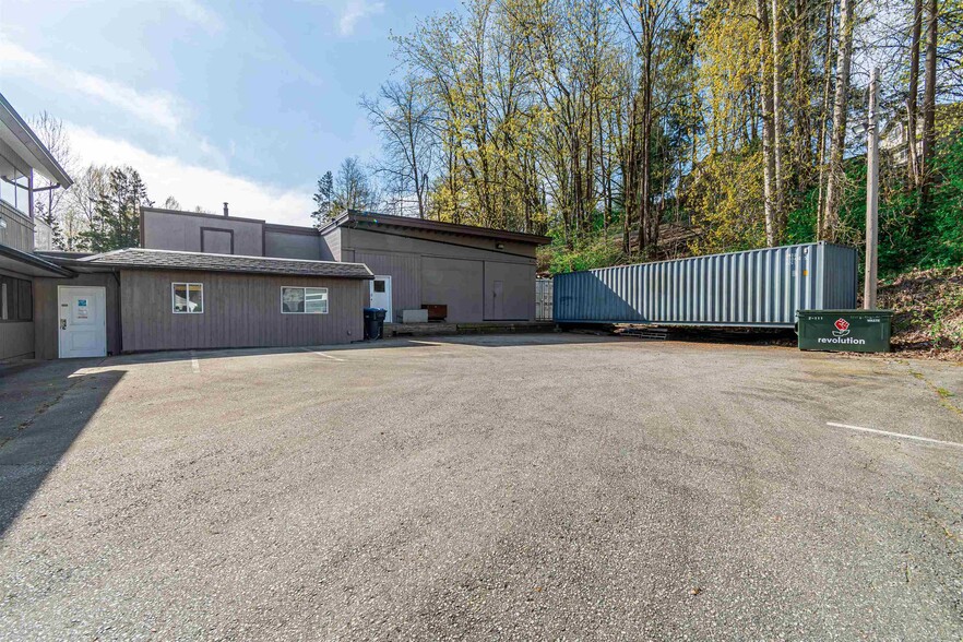 More Photos Of 2253-2265B W Railway St, Abbotsford Warehouse For Lease