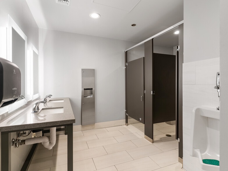 More Photos Of 249 E Ocean Blvd, Long Beach Office For Lease