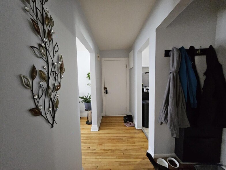 More Photos Of 6545 Av 38E, Montréal Apartments For Sale