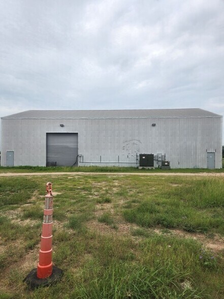 More Photos Of 345 Highway 72, Three Rivers Warehouse For Sale