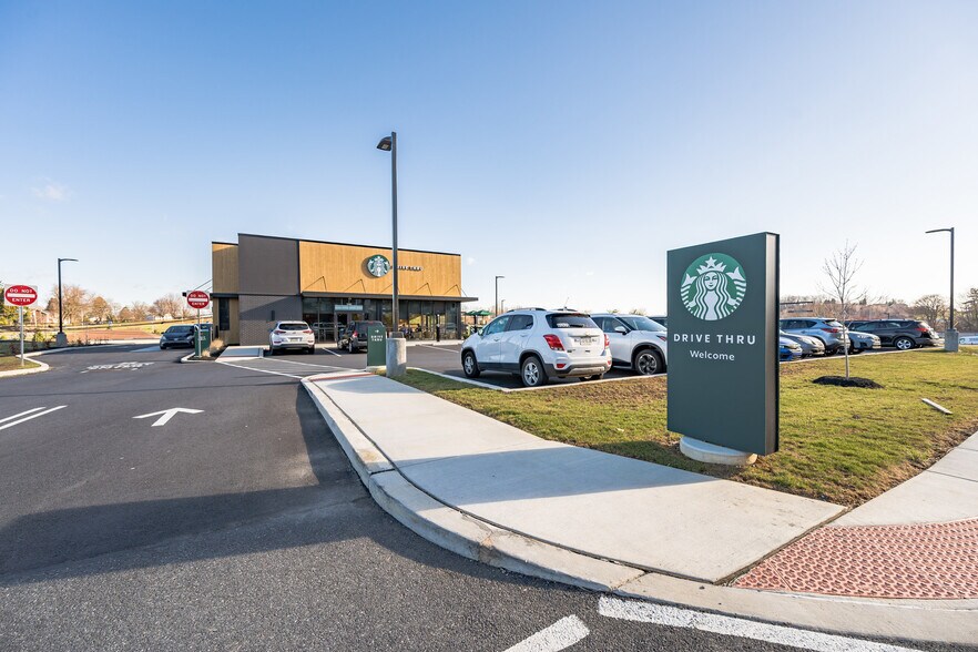 More Photos Of 4614 Penn Ave, Sinking Spring Restaurant For Sale