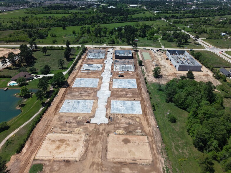 More Photos Of 1523 S Persimmon St, Tomball Warehouse For Sale