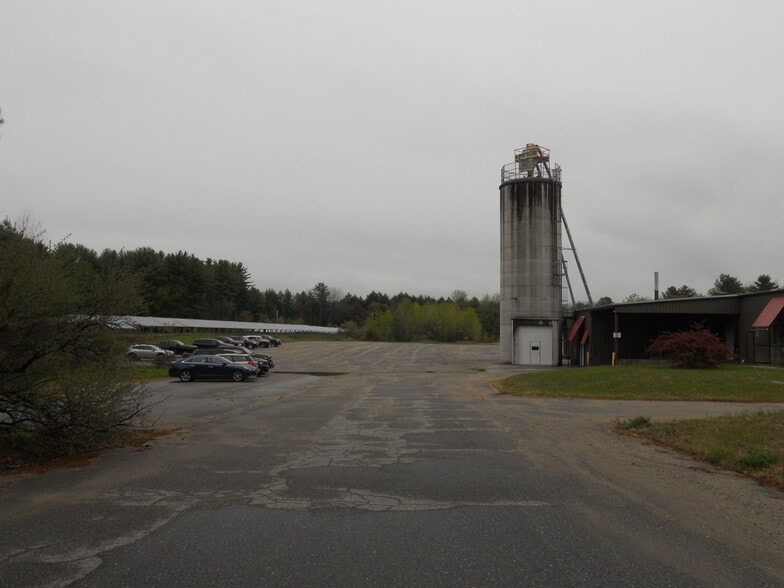 More Photos Of 10 Precision Dr, North Springfield Industrial For Lease