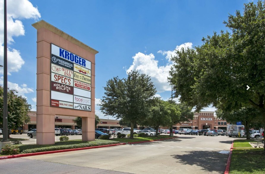 More Photos Of 3501-3535 Longmire Dr, College Station General Retail For Lease