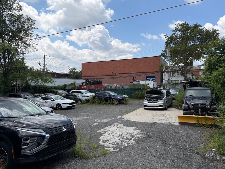 More Photos Of 3520 Delavall Ave, Bronx Warehouse For Lease