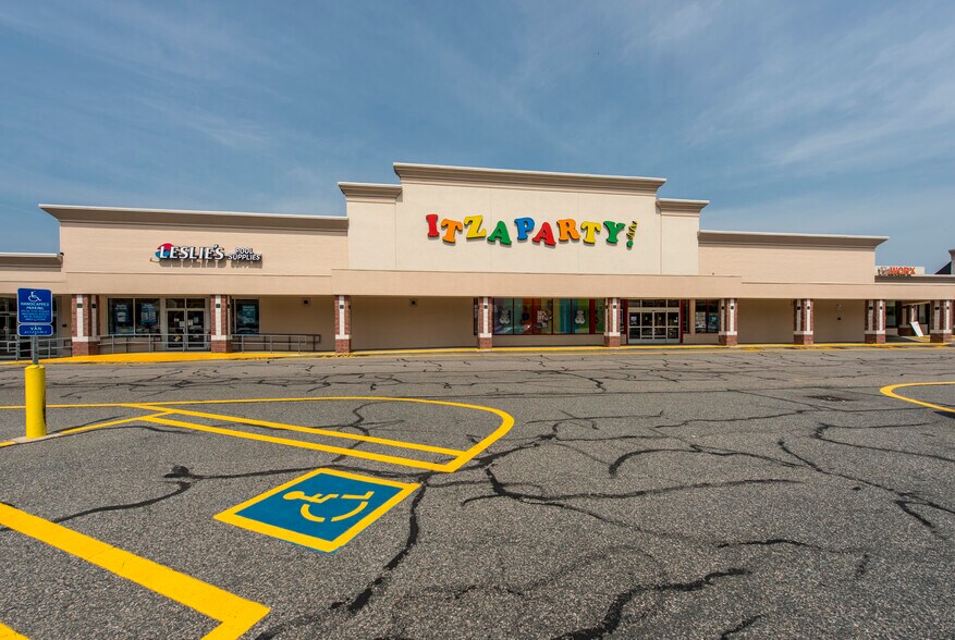 More Photos Of 110 Main St, Weymouth Unknown For Lease