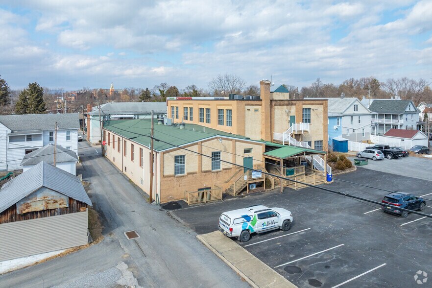 More Photos Of 20 E Burd St, Shippensburg Office For Lease