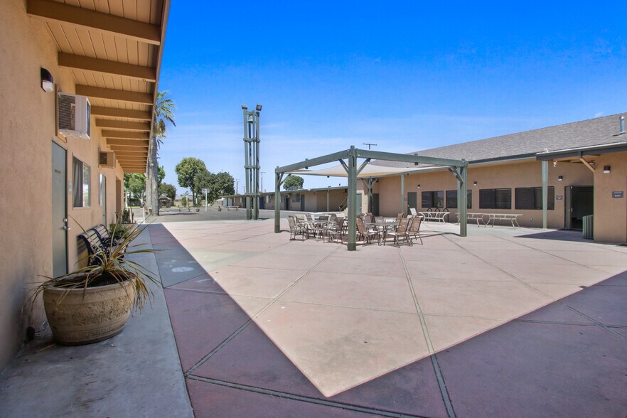 More Photos Of 6575 Crescent Ave, Buena Park Schools For Lease