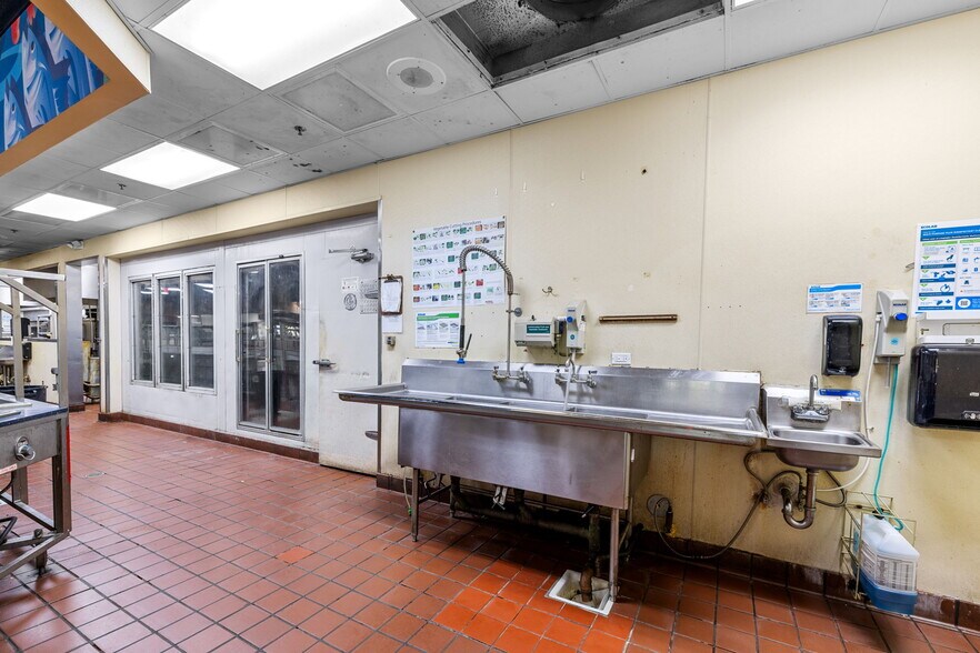 More Photos Of 4940 Watt Ave, North Highlands Restaurant For Sale