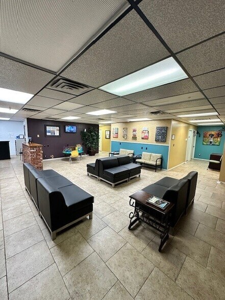 More Photos Of 814 W Okmulgee St, Muskogee Office For Sale