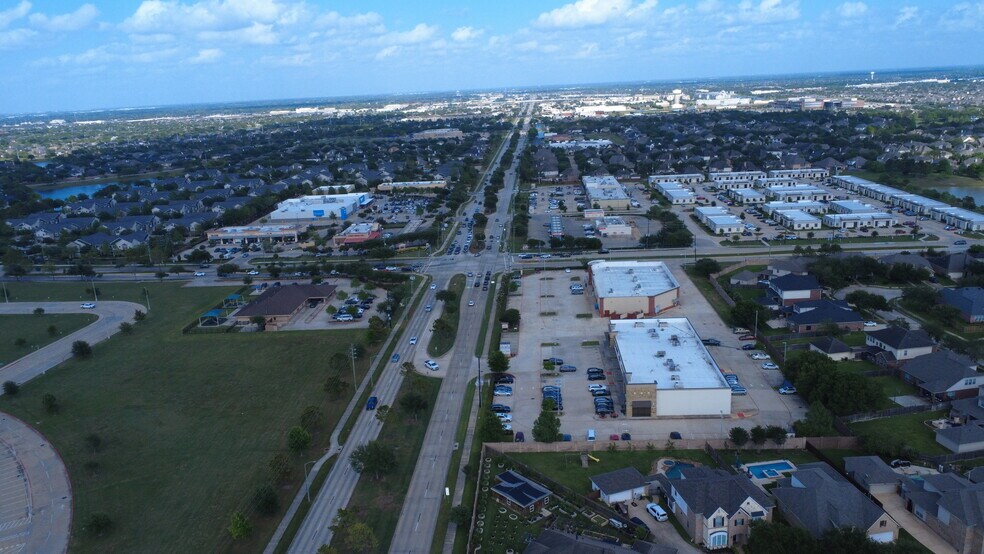 More Photos Of 12810 W Broadway St, Pearland Unknown For Lease