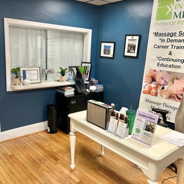 More Photos Of 6702 Bergenline Ave, West New York Storefront Retail Office For Sale