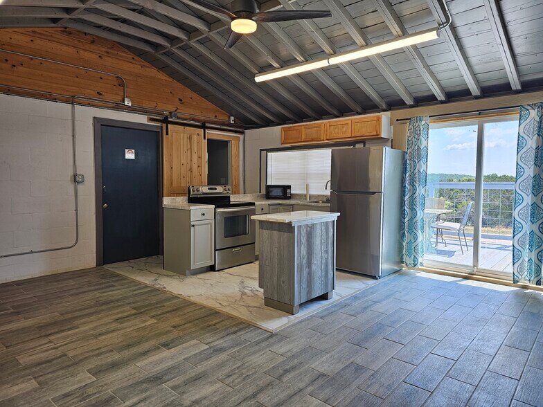 More Photos Of 560 Mountain Dr, Lakehills Specialty For Sale