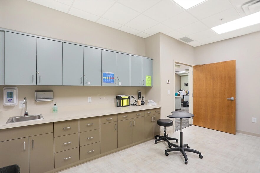 More Photos Of 1000 S US Highway 31, Greenwood Medical For Sale