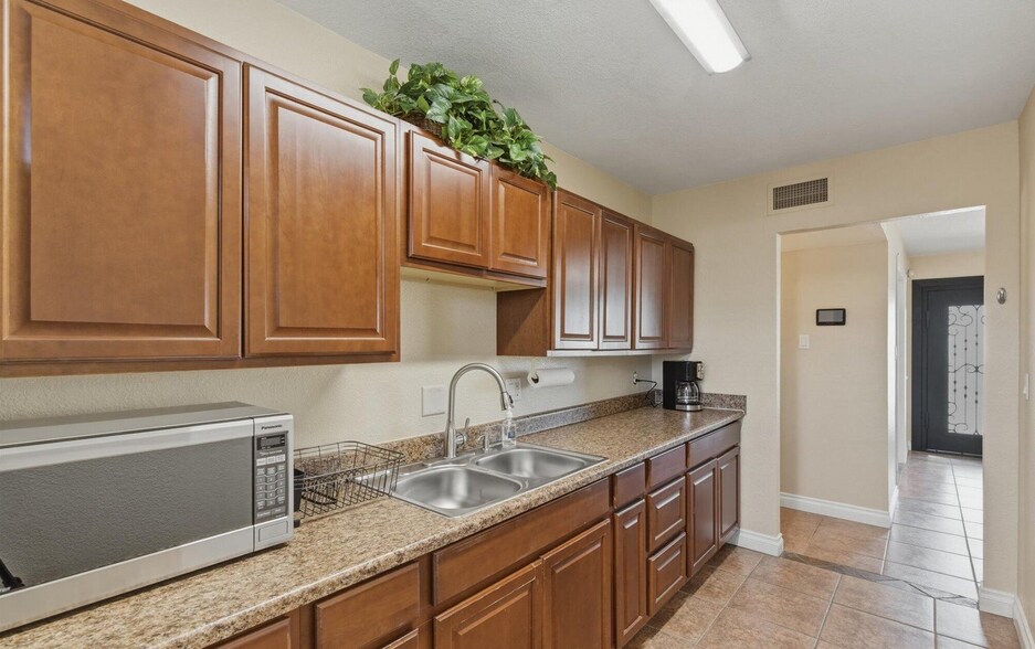 More Photos Of 3307 E Thunderbird Rd, Phoenix Office For Sale