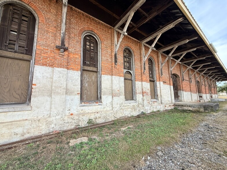 More Photos Of 300 S Randolph Ave, Eufaula Industrial For Sale