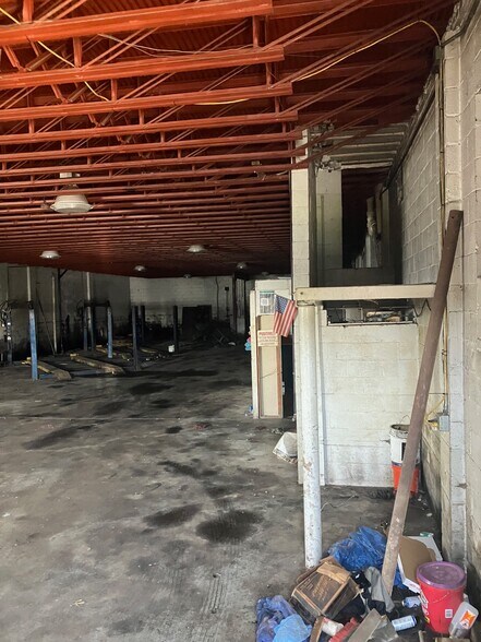 More Photos Of 842-844 Island Ave, McKees Rocks Warehouse For Sale