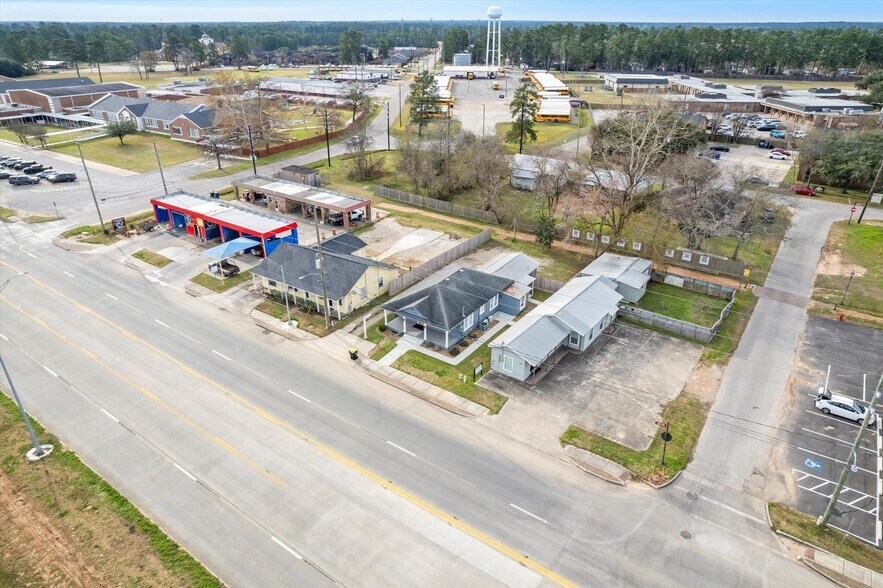 More Photos Of 119 Magnolia Blvd, Magnolia Office For Sale