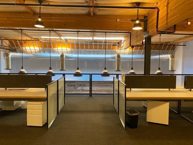 More Photos Of 20310 Plummer St, Chatsworth Manufacturing For Lease