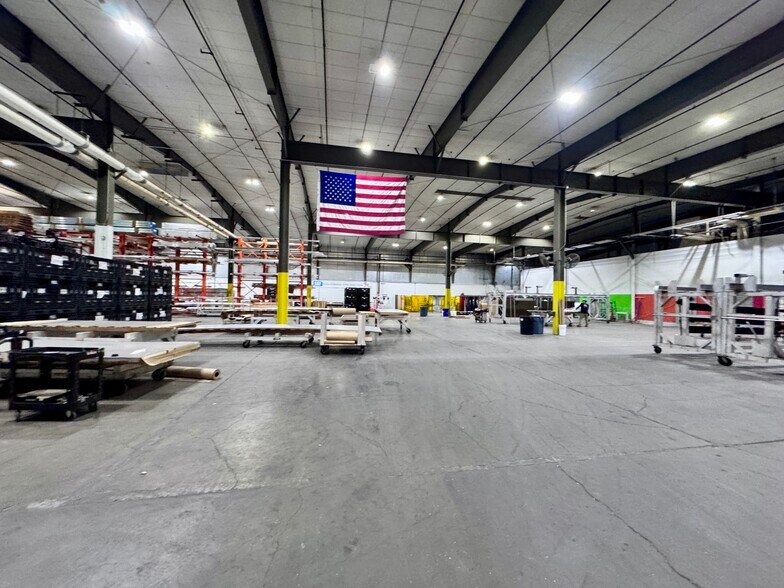 More Photos Of 4300-4356 Caterpillar Rd, Redding Manufacturing For Sale