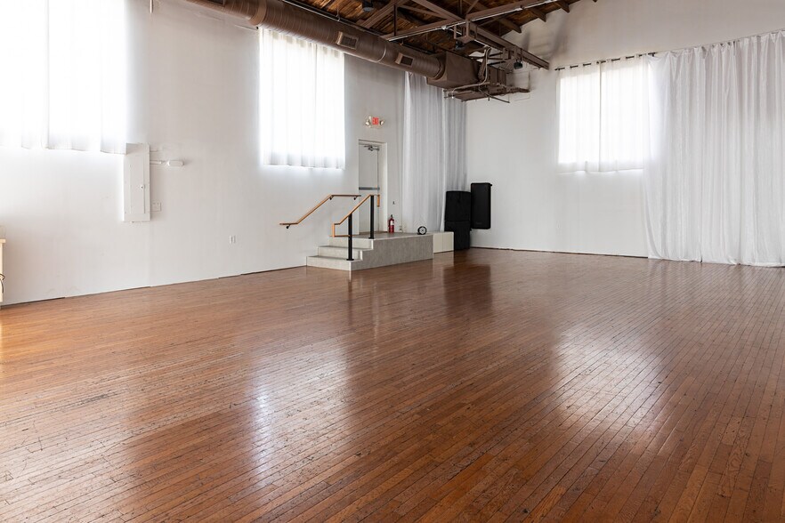 More Photos Of 118 W Vine St, Murfreesboro Freestanding For Sale