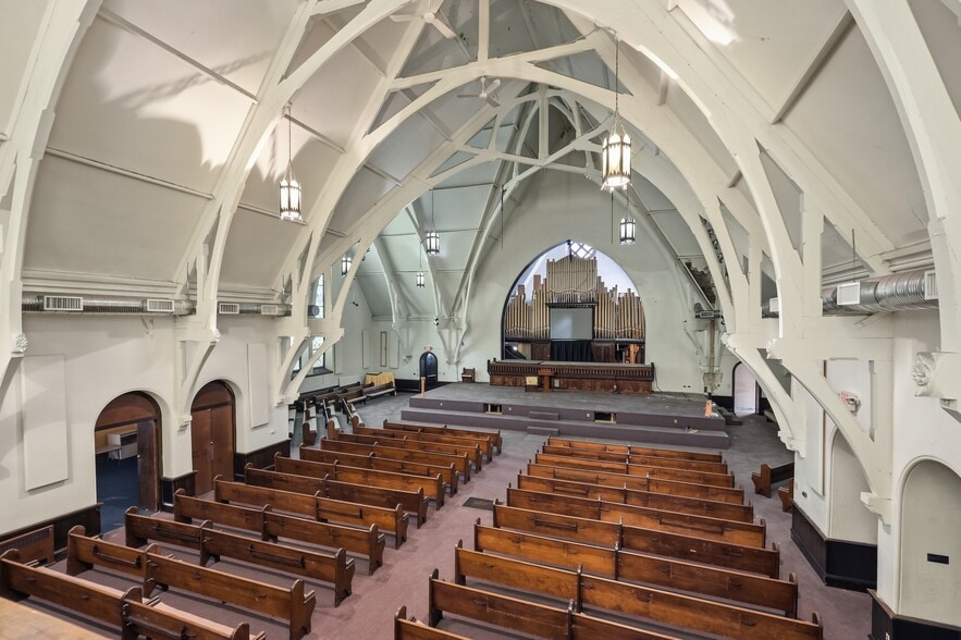 More Photos Of 18 Salem St, Springfield Religious Facility For Sale