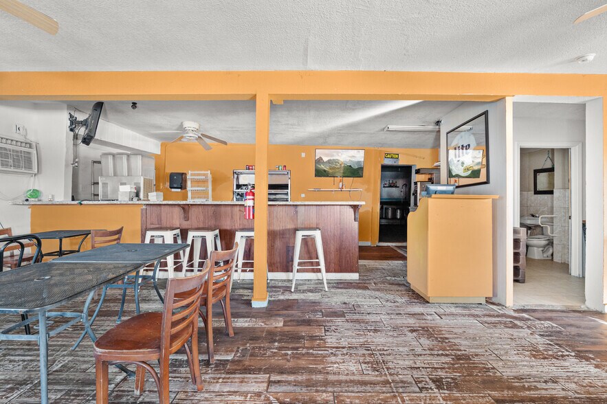 More Photos Of 1710 Second St, Pleasanton Restaurant For Sale