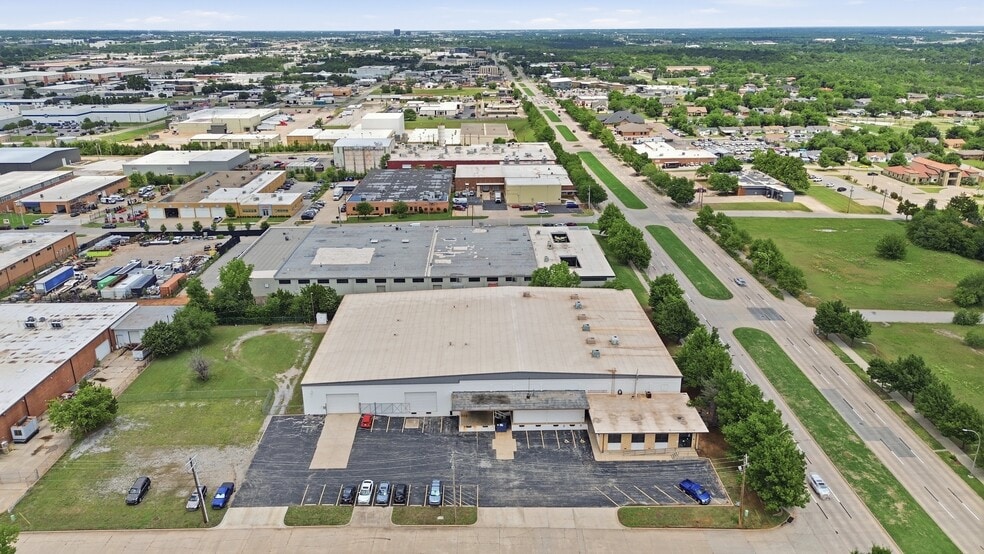 More Photos Of 511 NE 31st St, Oklahoma City Warehouse For Lease