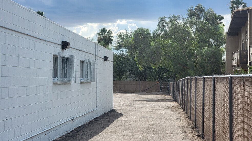 More Photos Of 2505 N Alvernon Way, Tucson Office For Sale