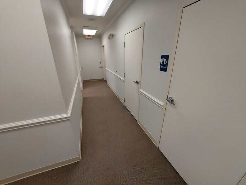 More Photos Of 5015 Southpark Dr, Durham Medical For Lease