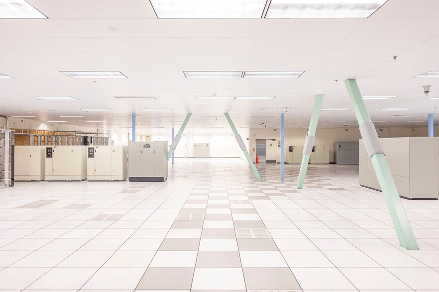 More Photos Of 201 N Sunrise Ave, Roseville Research And Development For Sale