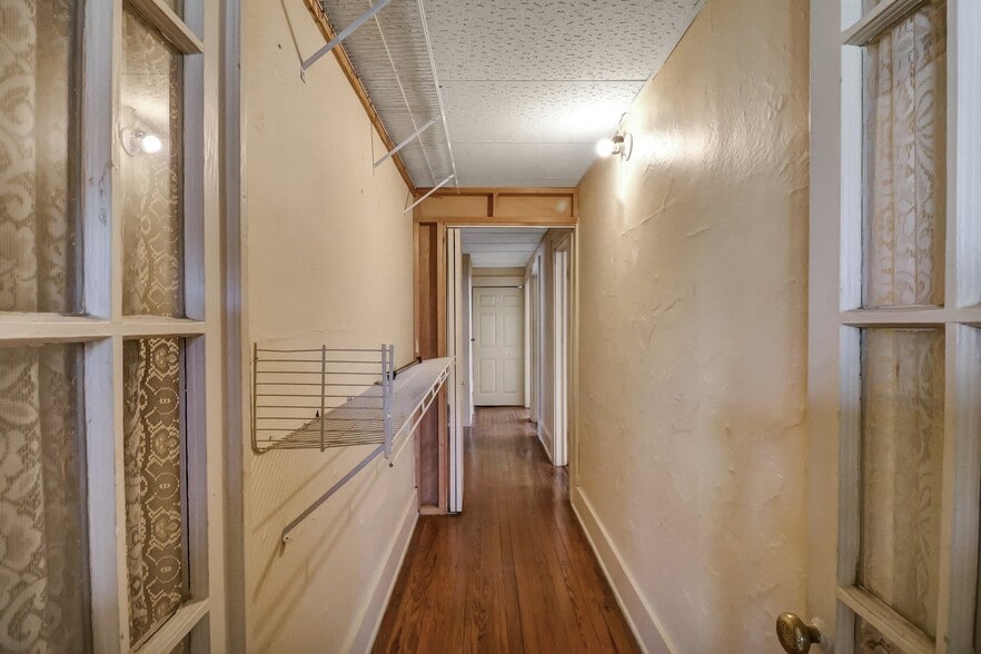 More Photos Of 210 E 48th St, Savannah Apartments For Sale