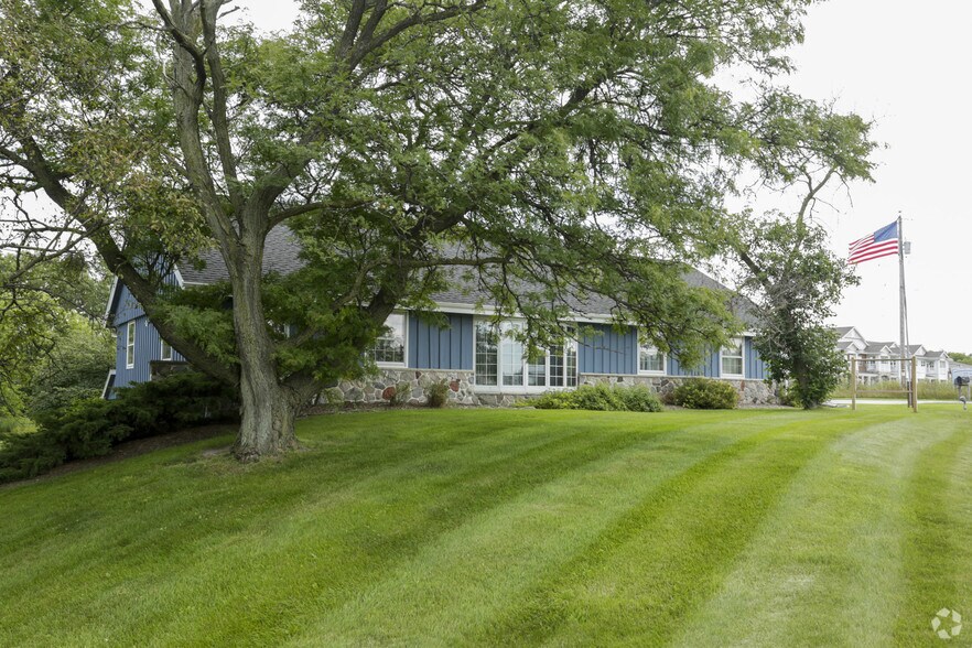 More Photos Of 450 N Wales Rd, Wales Office For Lease