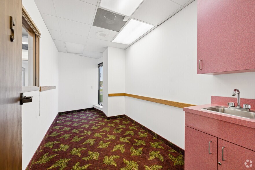 More Photos Of 1080 Caroline Dr, Washington Medical For Sale