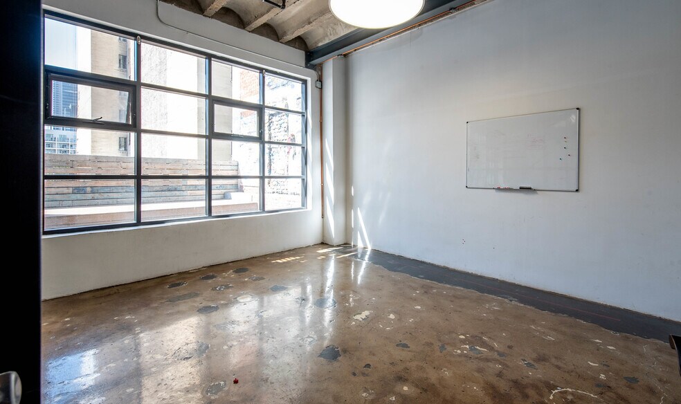 More Photos Of 731 S Broadway, Los Angeles Loft Creative Space For Lease