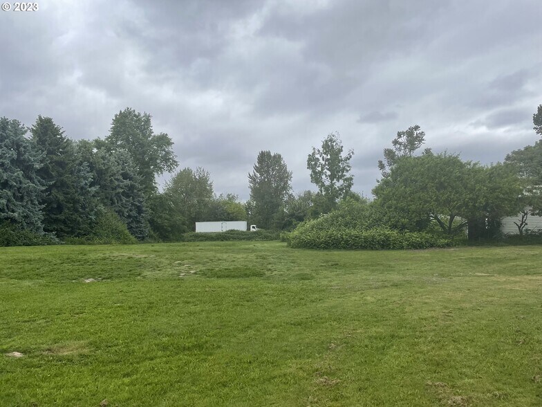 More Photos Of 340 NE Marine Dr, Portland Land For Sale