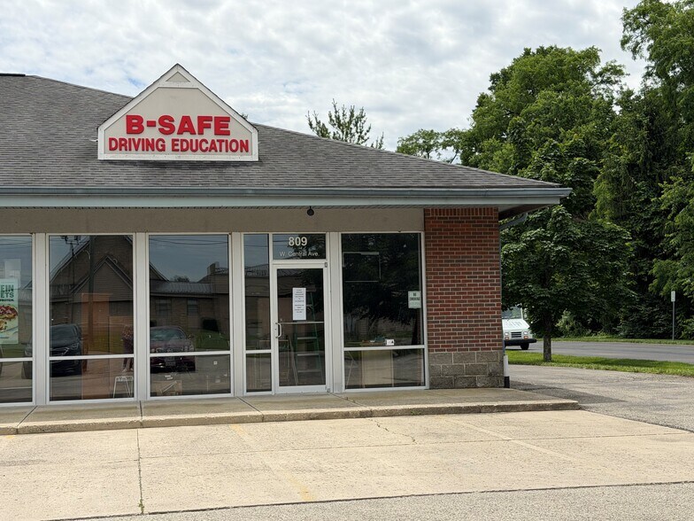 More Photos Of 801-809 W Central Ave, Carlisle Storefront For Lease