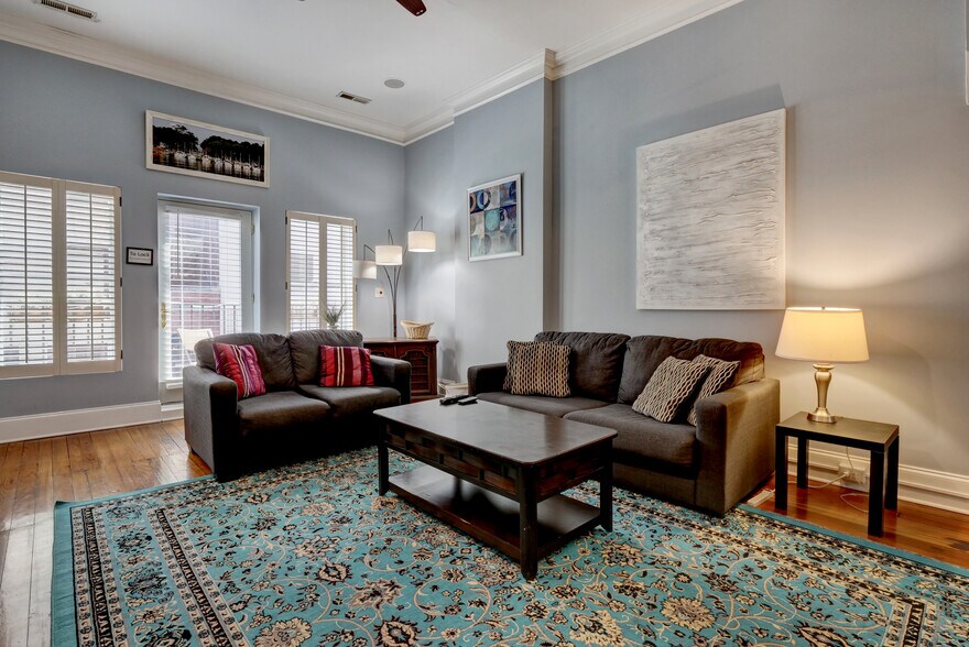 More Photos Of 271 N Front St, Wilmington General Retail For Sale