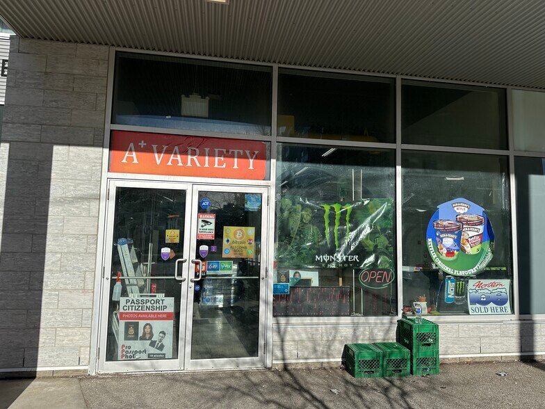 More Photos Of 318 Spruce St, Waterloo Multifamily For Sale